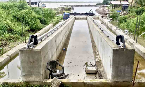 ബോട്ടുകളുടെ അറ്റകുറ്റപ്പണി; അഴീക്കലില്‍ സ്പീഡ് വേ ഒരുങ്ങുന്നു