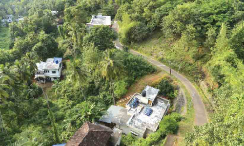 ന​ഗ​ര​സ​ഭ​ക്ക് സ്ഥ​ല​മി​ല്ല; സ​ർ​ക്കാ​റി​ന് പ​ണ​വും , പ്ര​തീ​ക്ഷ മ​ങ്ങി കോ​ട്ട​ക്കു​ന്നി​ലെ കു​ടും​ബ​ങ്ങ​ൾ