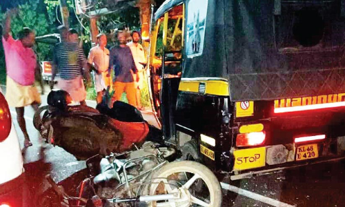 വാഹനാപകടം: മൂന്നുപേർക്ക് പരിക്ക്