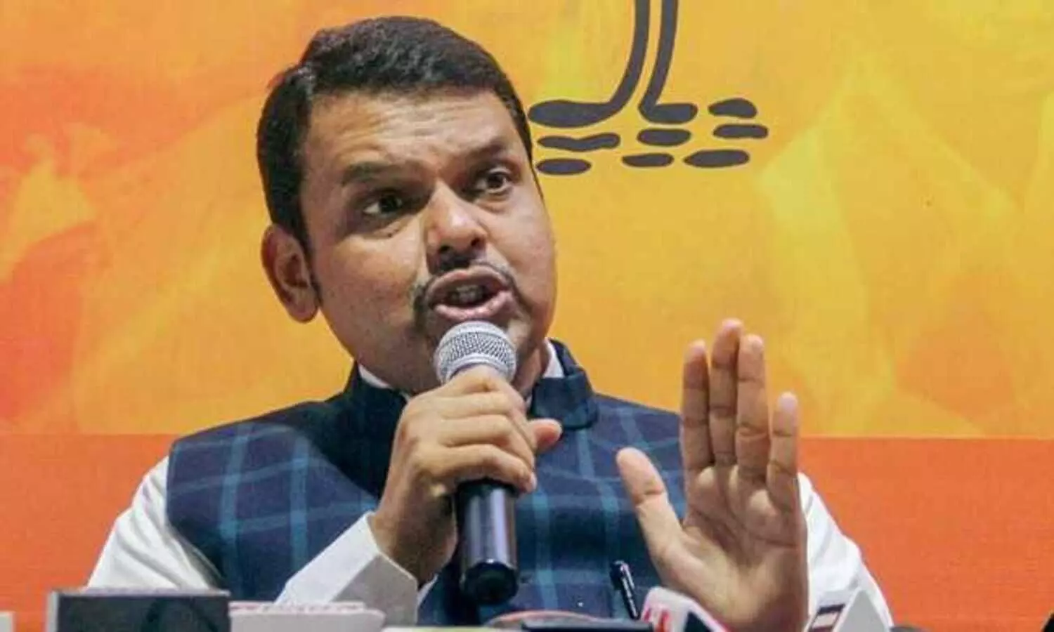 ബിൽക്കിസ് ബാനു കേസിലെ പ്രതികളെ അഭിനന്ദിക്കുന്നത് ന്യായീകരിക്കാനാവില്ല ദേവേന്ദ്ര ഫഡ്നാവിസ്