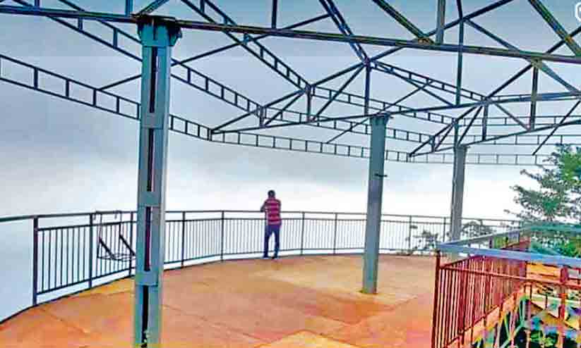 കാറ്റുള്ളമല വാച്ച്ടവർ നശിക്കുന്നു കാറ്റുള്ളമല വാച്ച്ടവർ നശിക്കുന്നു