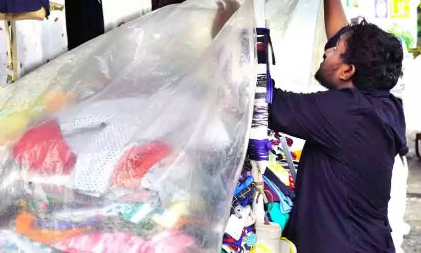 മഴയിൽ മുങ്ങുമോ ഓണപ്രതീക്ഷകൾ...?