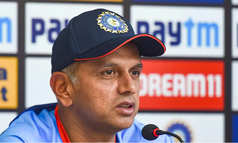 ദ്രാവിഡിന് കോവിഡ്; ഏഷ്യ കപ്പ് ടീമിനൊപ്പമില്ല ദ്രാവിഡിന് കോവിഡ്; ഏഷ്യ കപ്പ് ടീമിനൊപ്പമില്ല