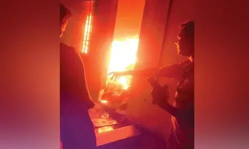 കൊണ്ടോട്ടിയില്‍ നഗരമധ്യത്തിലെ കെട്ടിടത്തില്‍ അഗ്നിബാധ