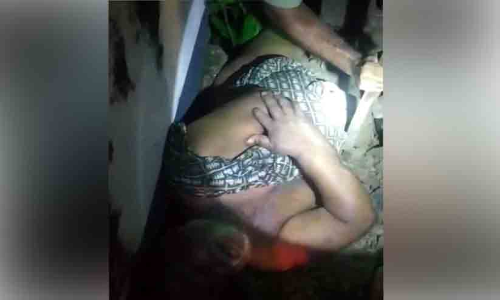 കലുങ്കിനും വീട്ടുമതിലിനും ഇടയിൽ വയോധികൻ കുടുങ്ങി; അഗ്നി രക്ഷാസേന രക്ഷപ്പെടുത്തി