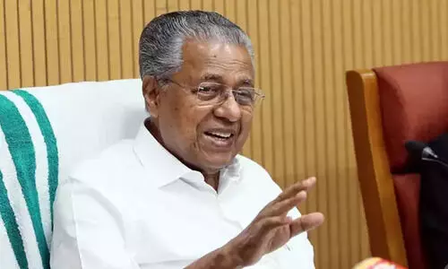 വലിയതുറയിലെയും ശംഖുമുഖത്തെയും തീരശോഷണത്തിന് കാരണം തുറമുഖ നിർമ്മാണമാണെന്ന് പറയാനാവില്ല-മുഖ്യമന്ത്രി