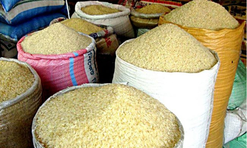 ഓണക്കാലം കഴിഞ്ഞതോടെ അരിവില കുതിക്കുന്നു; ചില്ലറ വില കിലോക്ക് 60 എത്തി