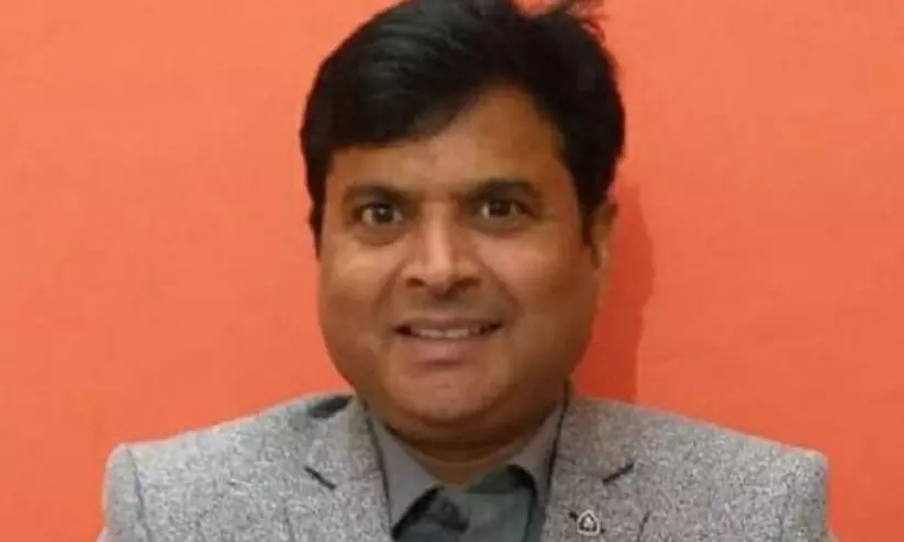 ലോക്ക്ഡൗൺ കാലത്ത് തൊഴിലാളികളെ വിമാനത്തിൽ വീട്ടിലേക്കയച്ച കർഷകൻ ക്ഷേത്രത്തിൽ മരിച്ച നിലയിൽ ലോക്ക്ഡൗൺ കാലത്ത് തൊഴിലാളികളെ വിമാനത്തിൽ വീട്ടിലേക്കയച്ച കർഷകൻ ക്ഷേത്രത്തിൽ മരിച്ച നിലയിൽ