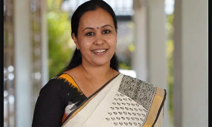 മന്ത്രി വീണയുടെ വിജയം ചോദ്യംചെയ്ത ഹരജി അഞ്ച് വർഷം കഴിഞ്ഞ് പരിഗണിച്ച് തള്ളി മന്ത്രി വീണയുടെ വിജയം ചോദ്യംചെയ്ത ഹരജി അഞ്ച് വർഷം കഴിഞ്ഞ് പരിഗണിച്ച് തള്ളി