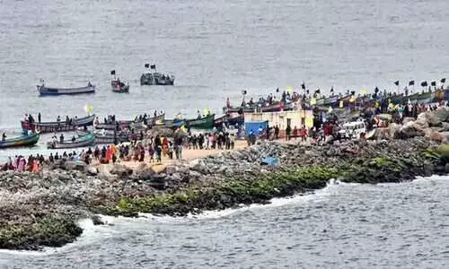 വിഴിഞ്ഞം തുറമുഖം: കടലിനും ചെകുത്താനും ഇടയിലേക്ക്​ തീരദേശ ജനത