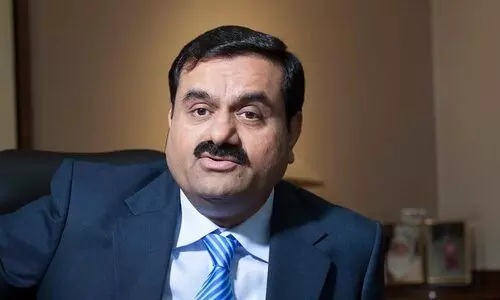 കമ്പനികൾക്ക് ശക്തമായ കെട്ടുറപ്പില്ലെന്ന് റിപ്പോർട്ട്; അദാനി സാമ്രാജ്യം ബലൂൺ