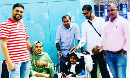 വാ​ഹ​നാ​പ​ക​ട​ത്തി​ൽ പ​രി​ക്കേ​റ്റ സ​ൻ​ഹ ഷെ​റി​നെ നാ​ട്ടി​ലെ​ത്തി​ച്ചു