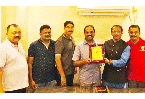 കെ.എം. സലീമിന് യാത്രയയപ്പ് നൽകി