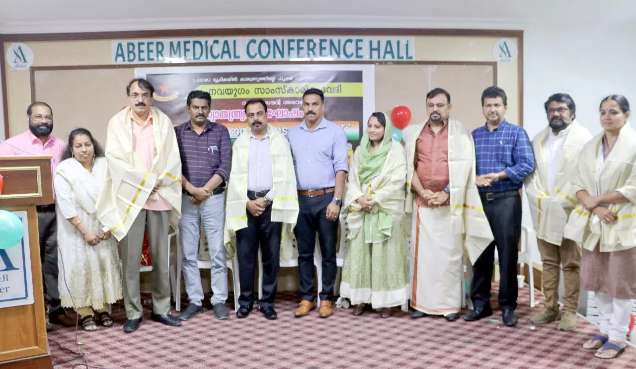 ലോകകേരള സഭയിൽ പങ്കെടുത്തവരെ ആദരിച്ചു ലോകകേരള സഭയിൽ പങ്കെടുത്തവരെ ആദരിച്ചു