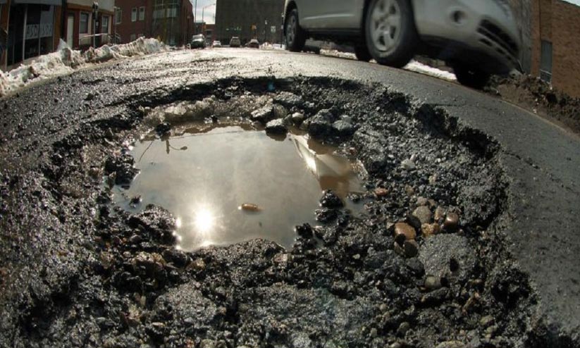 റോഡുകളിൽ ടാറില്ലെന്ന് വിജിലൻസ്: പരിശോധന ഫലം പുറത്ത് റോഡുകളിൽ ടാറില്ലെന്ന് വിജിലൻസ്: പരിശോധന ഫലം പുറത്ത്