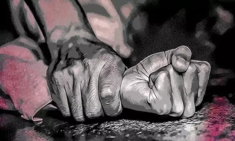 16കാരിയെ ബന്ധുക്കൾ കൂട്ട ബലാത്സംഗം ചെയ്ത് കൊലപ്പെടുത്തി; സഹായിക്കാനെത്തിയ മുത്തശ്ശിയെയും ബലാത്സംഗം ചെയ്തു 16കാരിയെ ബന്ധുക്കൾ കൂട്ട ബലാത്സംഗം ചെയ്ത് കൊലപ്പെടുത്തി; സഹായിക്കാനെത്തിയ മുത്തശ്ശിയെയും ബലാത്സംഗം ചെയ്തു