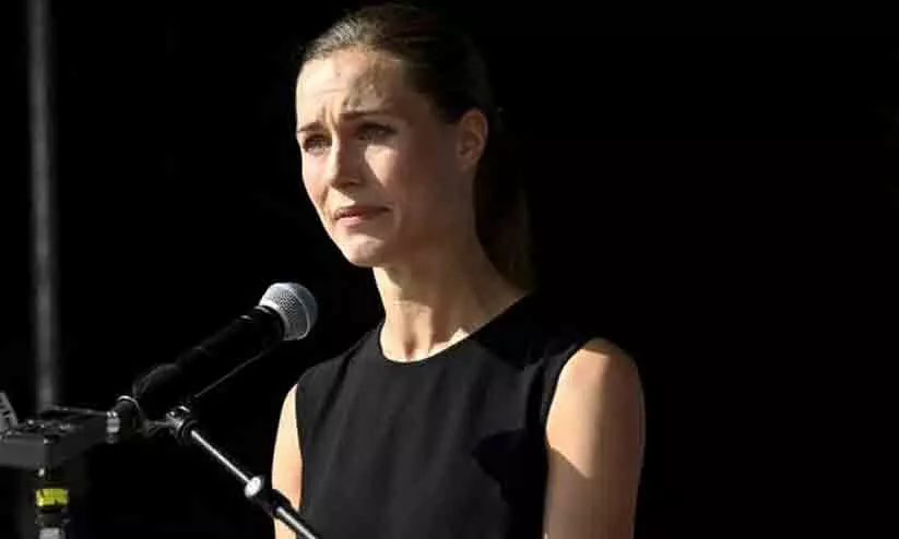 ആരാണ് സന്തോഷം ആഗ്രഹിക്കാത്തത്; ഞാനുമൊരു മനുഷ്യനാണ് -സുഹൃത്തുക്കൾക്കൊപ്പം പാർട്ടി നടത്തിയതിനെ ന്യായീകരിച്ച് ഫിൻലൻഡ് പ്രധാനമന്ത്രി ആരാണ് സന്തോഷം ആഗ്രഹിക്കാത്തത്; ഞാനുമൊരു മനുഷ്യനാണ് -സുഹൃത്തുക്കൾക്കൊപ്പം പാർട്ടി നടത്തിയതിനെ ന്യായീകരിച്ച് ഫിൻലൻഡ് പ്രധാനമന്ത്രി 