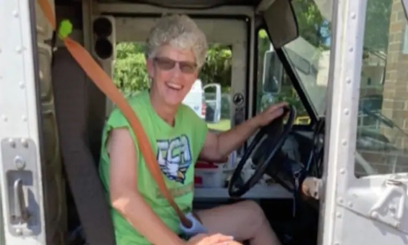 യു.എസിൽ നായകളുടെ കൂട്ട ആക്രമണത്തിൽ പോസ്റ്റൽ ജീവനക്കാരി മരിച്ചു യു.എസിൽ നായകളുടെ കൂട്ട ആക്രമണത്തിൽ പോസ്റ്റൽ ജീവനക്കാരി മരിച്ചു