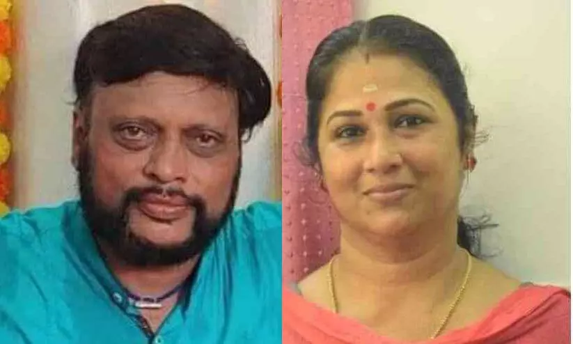 വ്യവസായത്തിന് നഗരസഭയുടെ പൂട്ട്; വ്യവസായി ദമ്പതികൾ നാടുവിട്ടു വ്യവസായത്തിന് നഗരസഭയുടെ പൂട്ട്; വ്യവസായി ദമ്പതികൾ നാടുവിട്ടു