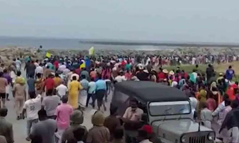 വിഴിഞ്ഞം; പിന്തിരിയില്ലെന്ന് സമരസമിതി വിഴിഞ്ഞം; പിന്തിരിയില്ലെന്ന് സമരസമിതി