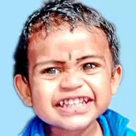 കോ​ണി​പ്പ​ടി​യി​ൽ​നി​ന്ന്​ വീ​ണ് കു​ഞ്ഞ്​ മ​രി​ച്ചു