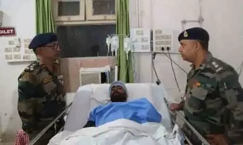 ജമ്മുവിൽ പരിക്കേറ്റ പാക് ഭീകരന് മൂന്ന് കുപ്പി രക്തം നൽകി ഇന്ത്യൻ സൈനികർ