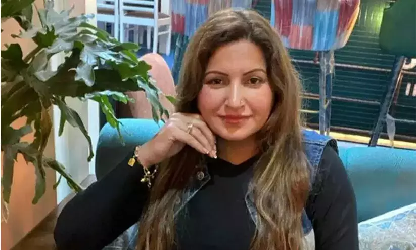 സൊനാലിയെ നിർബന്ധിപ്പിച്ച് പ്രത്യേക ​ദ്രാവകം കുടിപ്പിക്കുന്ന ദൃശ്യങ്ങൾ പുറത്ത്