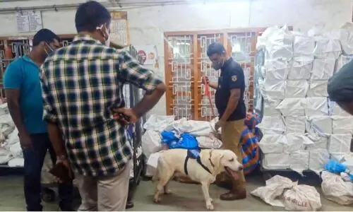 കൊറിയർ വഴി ലഹരിമരുന്ന്: പൊലീസ് നായുമായി പരിശോധന