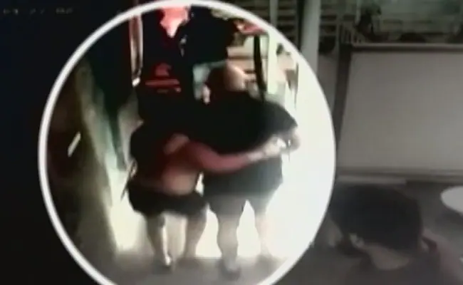 മരിക്കുന്നതിന് മണിക്കൂറുകൾക്ക് മുമ്പ് അവശയായി ഗോവയിലെ പബിൽ സൊനാലി ഫോഗട്ട്; ദൃശ്യങ്ങൾ പുറത്ത്