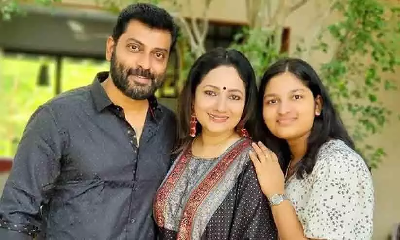 Actor Narain and his wife Manju are expecting second child On  15 th Wedding Anniversary