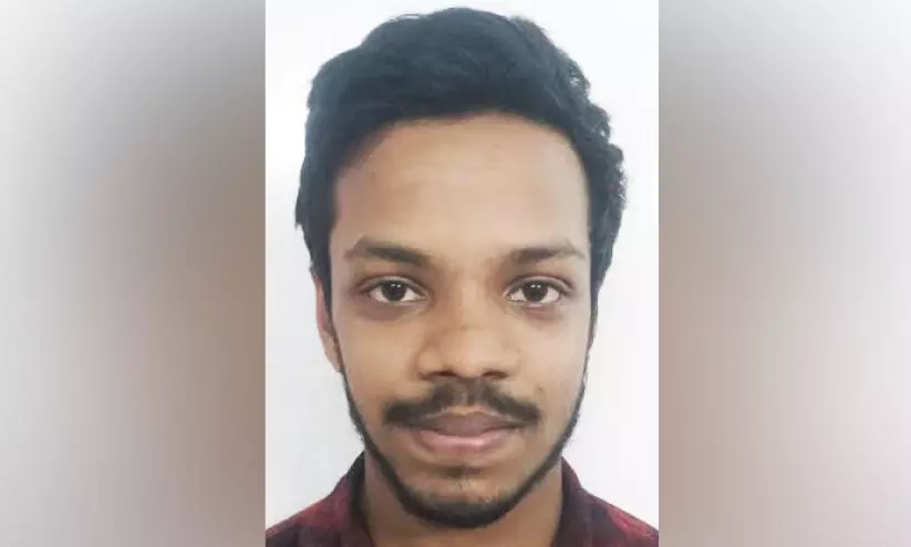 സെക്യൂരിറ്റി ജീവനക്കാരനെ വെട്ടിയയാൾ പിടിയിൽ സെക്യൂരിറ്റി ജീവനക്കാരനെ വെട്ടിയയാൾ പിടിയിൽ