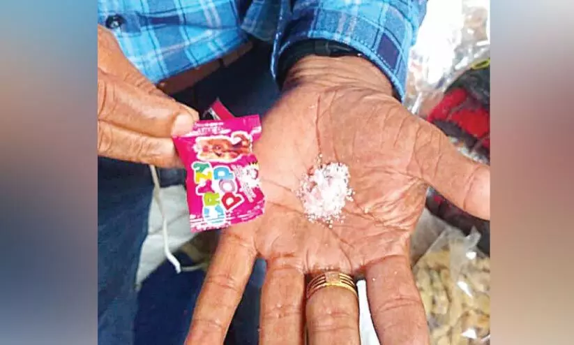അംഗീകാരമില്ലാത്ത മിഠായികൾ പിടിച്ചെടുത്തു