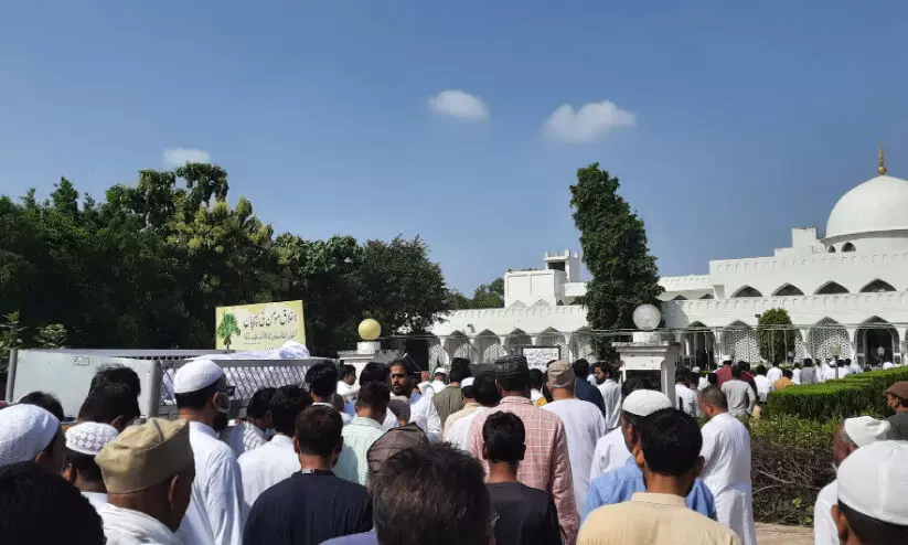 മൗലാന ജലാലുദ്ദീൻ ഉമരിക്ക് വൻ ജനാവലിയുടെ യാത്രാമൊഴി