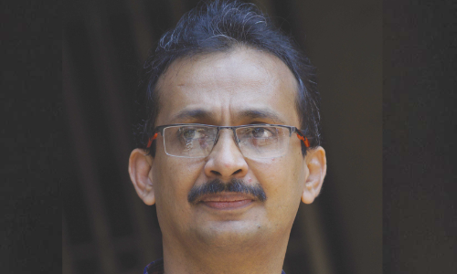 ടോളിഗഞ്ചിൽ താമസിക്കുമ്പോൾ അംഫാൻ കൊടുങ്കാറ്റ് വീശിയതിന്റെ അനുഭവം ഇ. ​സ​ന്തോഷ് കുമാ​ര്‍ എഴുതുന്നു