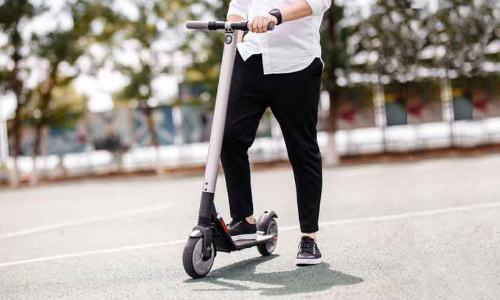 നിയമലംഘനം നടത്തുന്ന സൈക്കിള്‍, ഇ-സ്‌കൂട്ടര്‍ റൈഡര്‍മാര്‍ക്ക് 500 ദിര്‍ഹം പിഴ ചുമത്തുമെന്ന് അബൂദബി പൊലീസ്