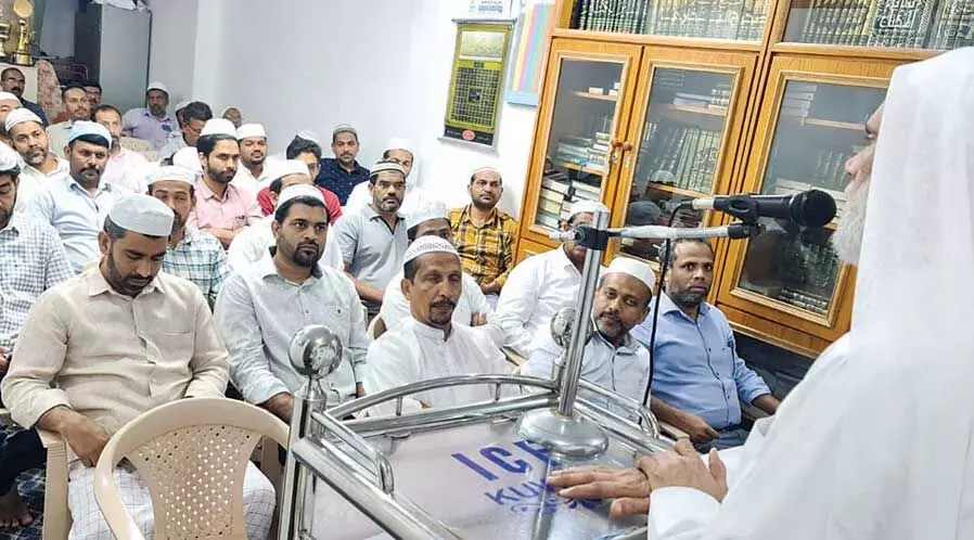 പു​തി​യ കാ​ല​ത്തി​ന​നു​സ​രി​ച്ച് പ്ര​ബോ​ധ​ക​ര്‍ ക​ർ​മ​പ​ദ്ധ​തി​ക​ള്‍ ആ​വി​ഷ്ക​രി​ക്ക​ണം - അ​ബ്ദു​ല്‍ ഹ​കീം ദാ​രി​മി