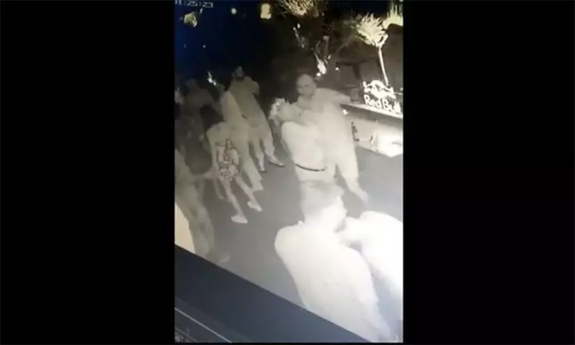 സൊണാലി ഫോഗട്ടിനെ നിർബന്ധിച്ച് കുടിപ്പിക്കുന്ന ദൃശ്യങ്ങൾ പുറത്ത്; മയക്ക് മരുന്നും നൽകി