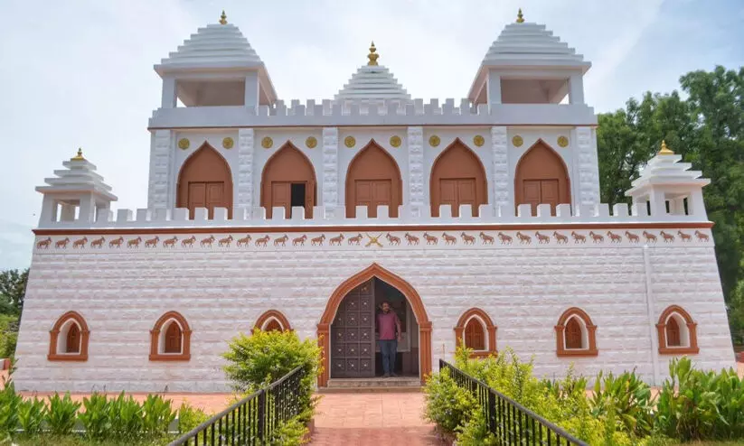 പാഞ്ചാലക്കുറിച്ചിയിലെ വീരപാണ്ഡ്യക്കട്ടബൊമ്മൻ