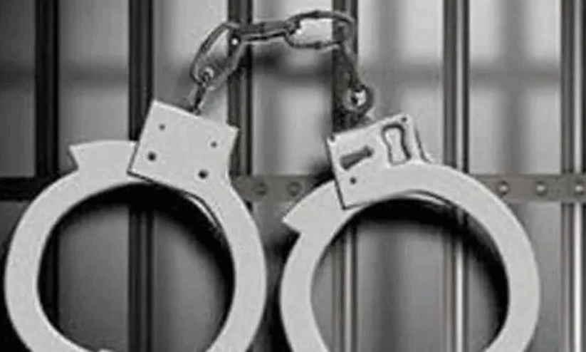 40 വർഷം കവർച്ച നടത്തി ജീവിച്ചു, കൂട്ടിനായി കുടുംബവും; ബെംഗലൂരു സ്വദേശി അറസ്റ്റിൽ 40 വർഷം കവർച്ച നടത്തി ജീവിച്ചു, കൂട്ടിനായി കുടുംബവും; ബെംഗലൂരു സ്വദേശി അറസ്റ്റിൽ