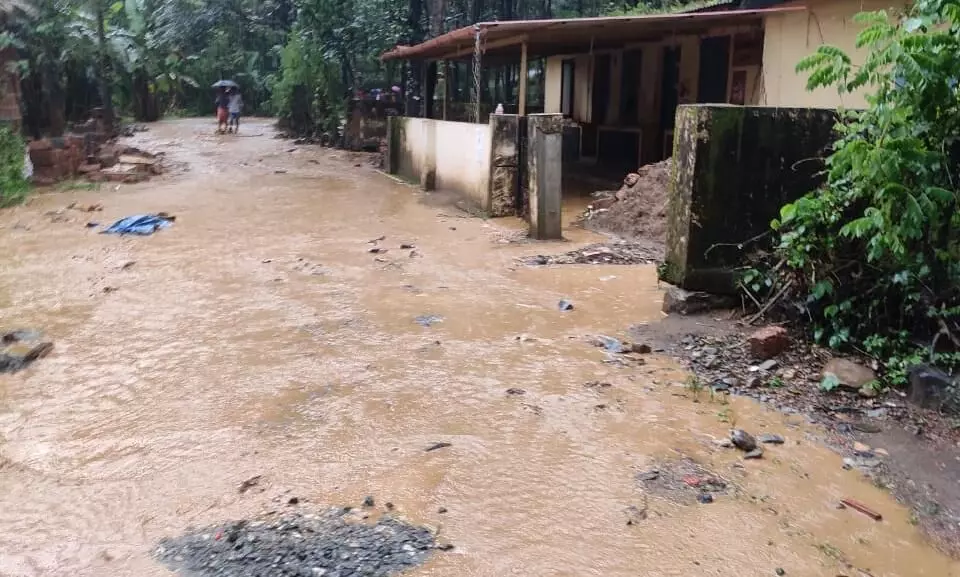 കണിച്ചാർ പഞ്ചായത്തിൽ മൂന്നിടങ്ങളിൽ ഉരുൾപൊട്ടൽ കണിച്ചാർ പഞ്ചായത്തിൽ മൂന്നിടങ്ങളിൽ ഉരുൾപൊട്ടൽ