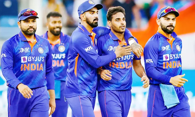 കണക്കു തീർത്ത് ഇന്ത്യ; പാകിസ്താനെതിരെ അഞ്ചു വിക്കറ്റിന്റെ ത്രസിപ്പിക്കുന്ന ജയം കണക്കു തീർത്ത് ഇന്ത്യ; പാകിസ്താനെതിരെ അഞ്ചു വിക്കറ്റിന്റെ ത്രസിപ്പിക്കുന്ന ജയം