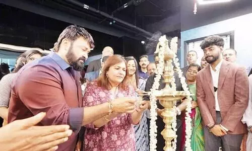 ആശിർവാദ്​ സിനിമാസ്​ ഗൾഫിലേക്കും; പ്രഖ്യാപിച്ച്​ മോഹൻലാൽ