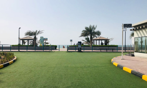 അ​ണി​ഞ്ഞൊ​രു​ങ്ങി ഹം​രി​യ ബീ​ച്ച്