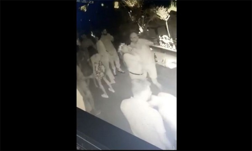 സൊണാലി ഫോഗട്ടിനെ നിർബന്ധിച്ച് കുടിപ്പിക്കുന്ന ദൃശ്യങ്ങൾ പുറത്ത്; മയക്ക് മരുന്നും നൽകി