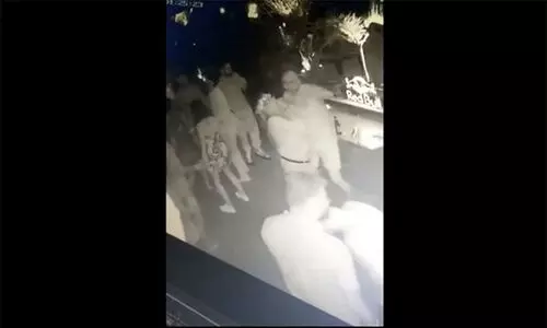 സൊണാലി ഫോഗട്ടിനെ നിർബന്ധിച്ച് കുടിപ്പിക്കുന്ന ദൃശ്യങ്ങൾ പുറത്ത്; മയക്ക് മരുന്നും നൽകി