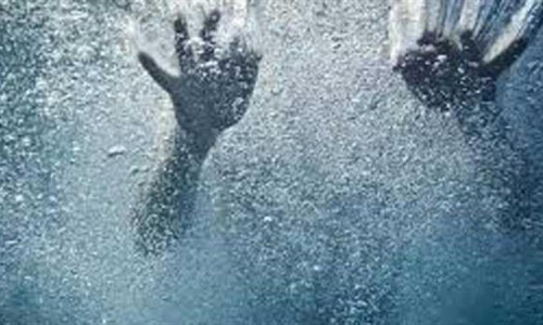 വള്ളങ്ങൾ മറിഞ്ഞ് അപകടം; 11 മത്സ്യത്തൊഴിലാളികളെ രക്ഷിച്ചു വള്ളങ്ങൾ മറിഞ്ഞ് അപകടം; 11 മത്സ്യത്തൊഴിലാളികളെ രക്ഷിച്ചു