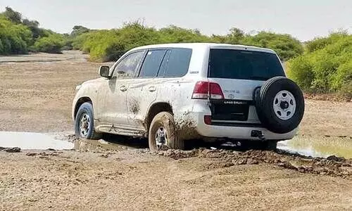 പ​രി​സ്ഥി​തി സം​ര​ക്ഷി​ത മേ​ഖ​ല​യി​ൽ പ്ര​വേ​ശി​ച്ച വാ​ഹ​നം പി​ടി​ച്ചെ​ടു​ത്തു