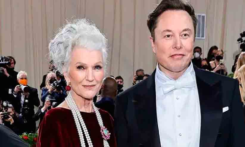 Elon Musk, Maye Musk