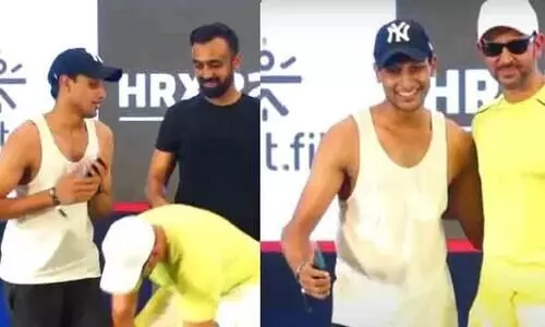 Hrithik Roshan touches his fans feet at an  fitness brand event , Video went  viral