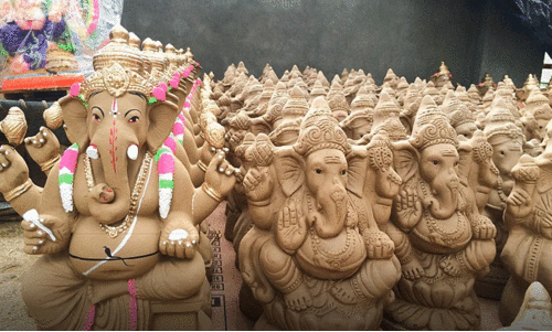 ഗണേശ ചതുർഥിയുടെ ആരവത്തിൽ തെലുഗു ദേശം